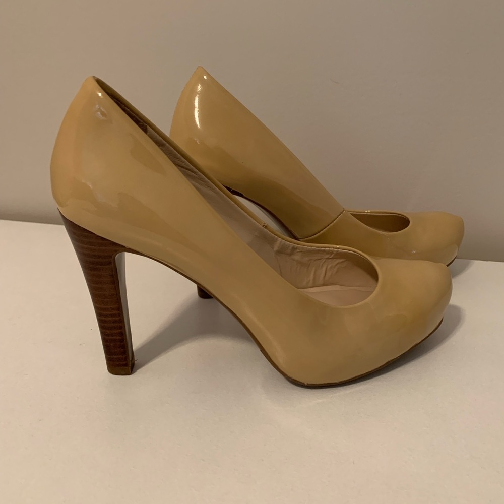 Franco Sarto gorgeous shoes size 5,5 nude leather.